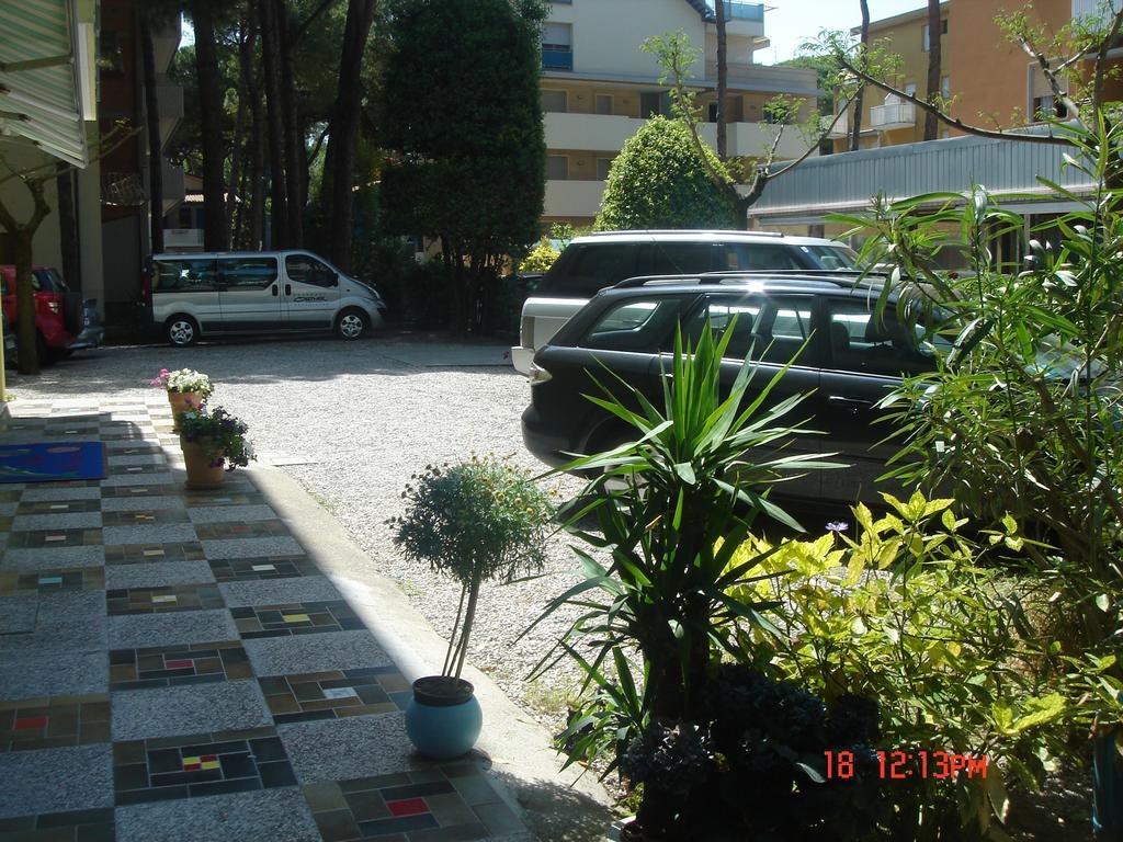 Hotel Da Giovanna Lignano Sabbiadoro Exterior photo